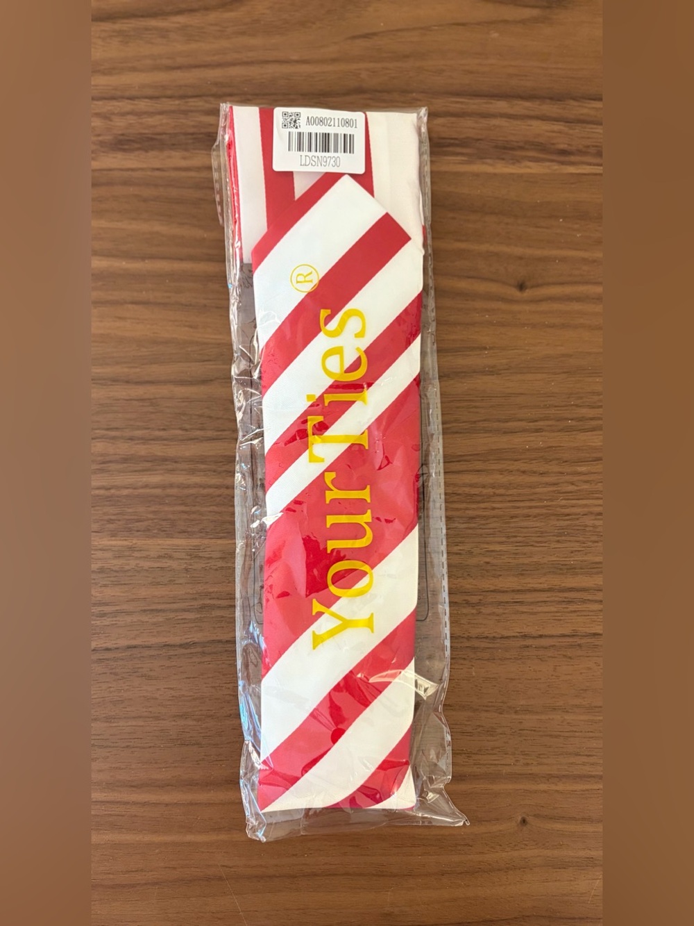 Your Ties Red & White Candy Cane Striped Men’s Necktie New Sealed